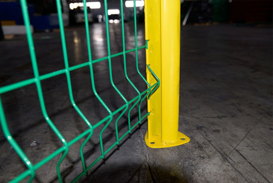 Painel de malha de fio soldado revestido em PVC de 4 mm Verde Galvanizado