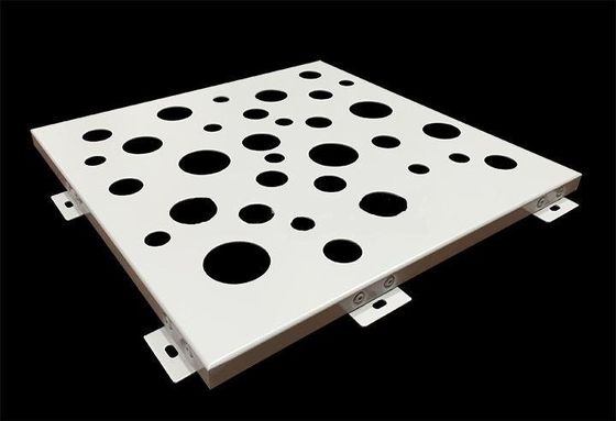Fases metálicas perfuradas PVDF para interiores 1500x2500mm Malha decorativa