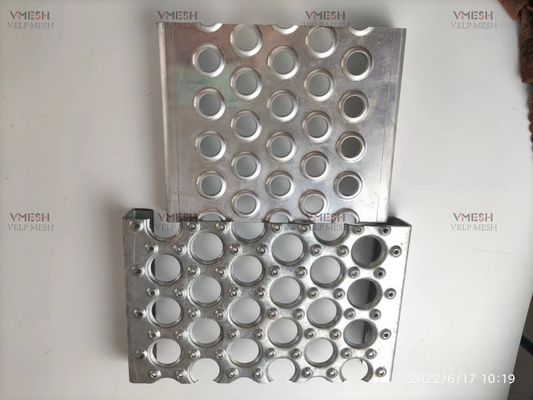 Grelha de segurança antideslizante de alumínio com buraco redondo de 3,5 mm para pisos de escada