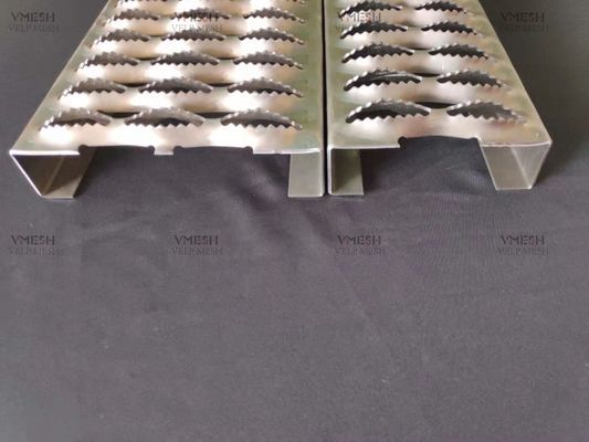 Degraus de escada de alumínio antiderrapantes galvanizados com 2,5 mm de espessura