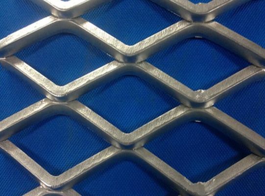 Grelha de malha de metal expandido galvanizado Furo hexagonal de diamante