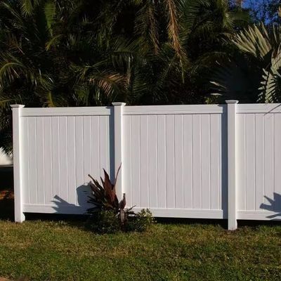 Preço da fábrica Painel de privacidade de PVC branco para cerca de jardim exterior