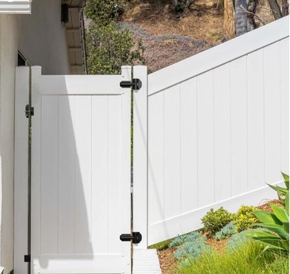 Cercas de vinil branco para o quintal e jardim