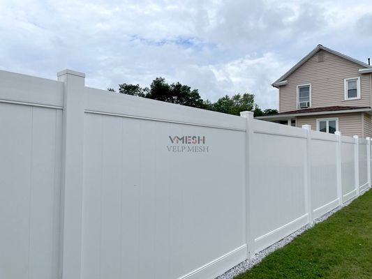 Fenda de vinil branca para o exterior bonita e duradoura