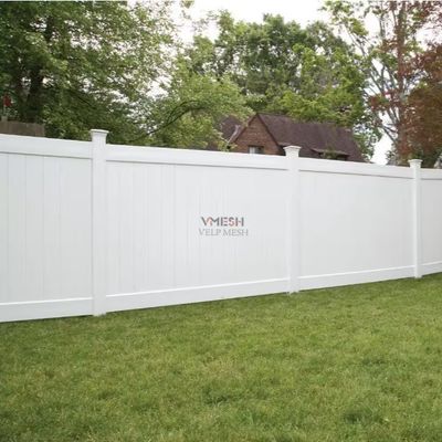 Cercas de vinil de jardim de cor branca antienvelhecimento com painel sólido