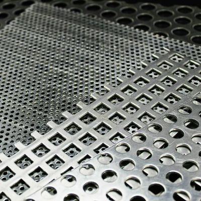 Revestimento metálico de malha de alumínio perfurado hexagonal decorativo