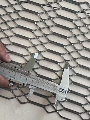 Design moderno galvanizado galvanizado de aço gótico de malha metálica expandida