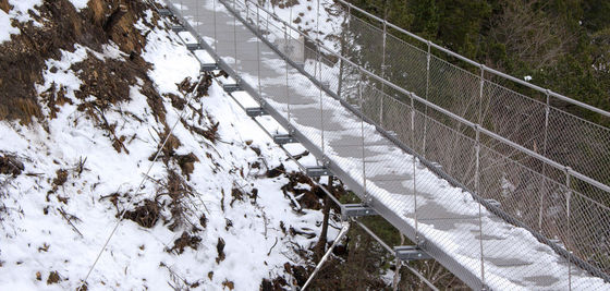 Malha de cabo de aço inoxidável resistente aos raios UV com longa vida útil e propriedades não tóxicas para cercas de zoológicos e viveiros de pássaros