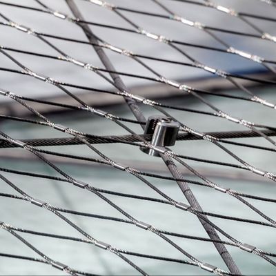 Malha de corda de fio metálico anodizado para redes de segurança de design de arquitetura