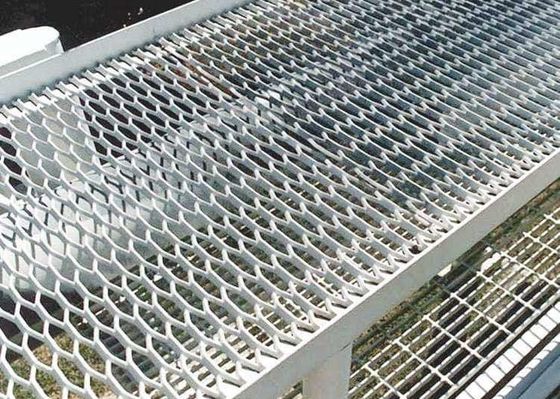 Grelha de Metal Expandido Galvanizado por Imersão a Quente para Passarelas de Alta Resistência
