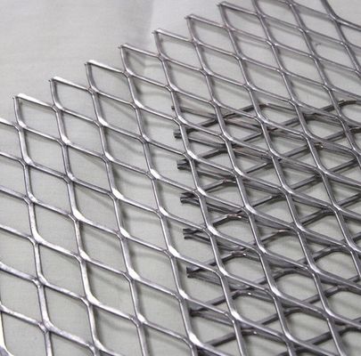 Grelha de Metal Expandido Galvanizado por Imersão a Quente para Passarelas de Alta Resistência