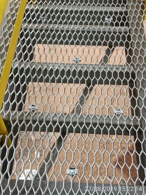 Grelha de Metal Expandido Galvanizado por Imersão a Quente para Passarelas de Alta Resistência