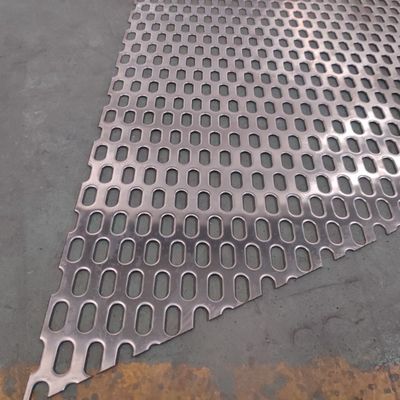 Painel metálico perforado de alumínio com fenda para fachadas decorativas
