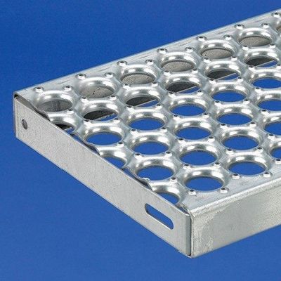 Segurança de passeios de aço Grelha 2 narizes Fechado telhado galvanizado