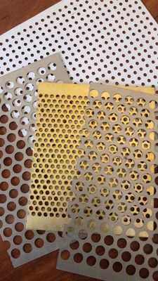 Folha de alumínio perfurada para tectos decorativos Preto Verde Ouro