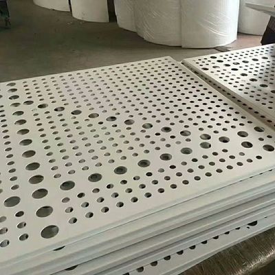 Placas metálicas perfuradas insonorizadas de calibre 16 - aço carbono, galvanizado