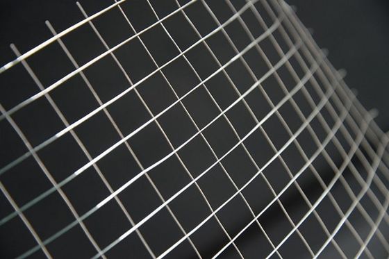 Bobinas de Tela Soldada Galvanizada 0,5mm para Cercas e Gaiolas