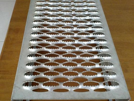 segurança de 2-5m Diamond Walkway Channel Grip Span que raspa o anti patim