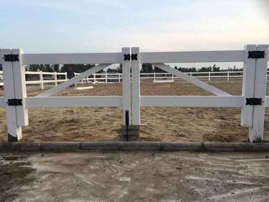 Esgrima de ferro de PVC de cor branca e preta estável Rancho Paddock Esgrima de cavalos