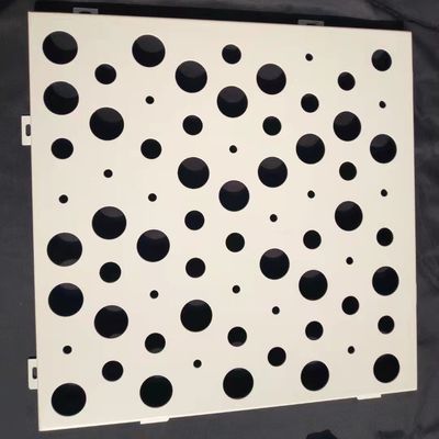 1.2*2.4m Painéis metálicos perfurados de alumínio para uso decorativo