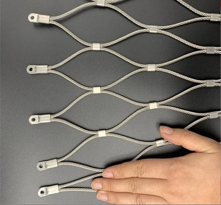 Malha de Cabo de Aço Inoxidável Prateado com Propriedades de Resistência à Mastigação e Resistência a Ventos Fortes e Neve Pesada para Recintos de Aviários e Zoológicos