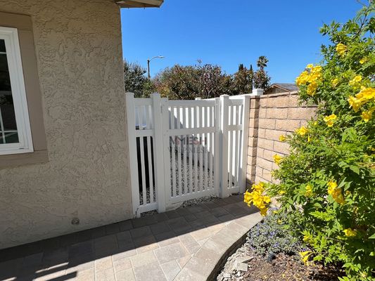 Área de piscina de pátio Vinyl Custom Fence 6x8ft