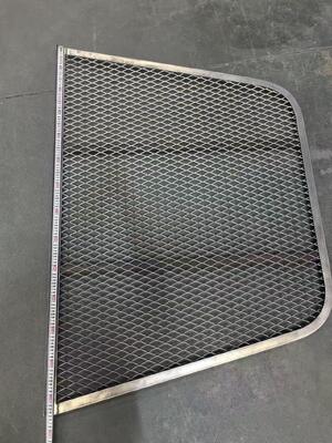 500g/sqm revestido de zinco galvanizado antiferrugem expandido tampa do poço da janela de malha de metal