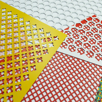 O furo quadrado galvanizado perfurou a espessura de Mesh Sheet 0.8mm do metal