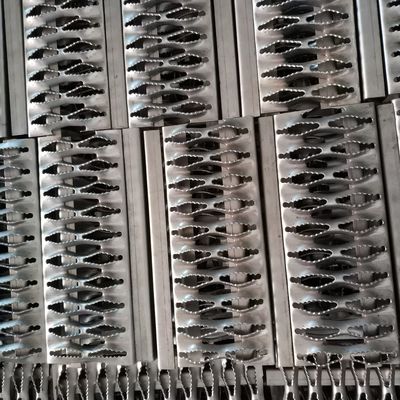 Passagem de aço do anti calibre de Diamond Plank Grating Aluminum 12 do deslizamento