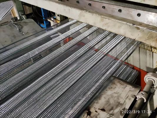 Tornos de aço galvanizado para molduras de betão e reboco